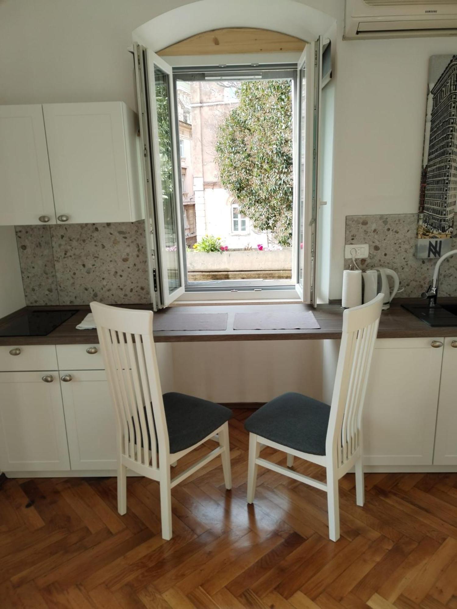 Sunny Terrace Apartment Split Room photo